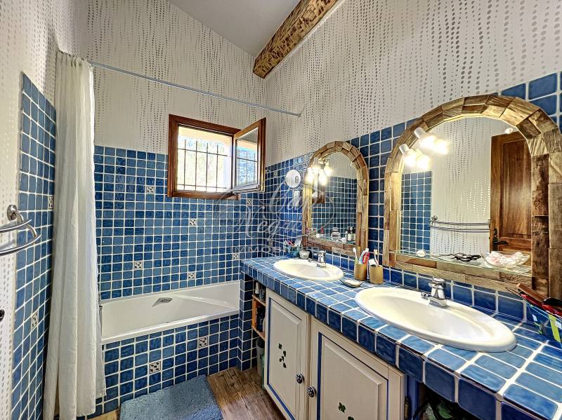 AIGUEBELLE - SITUATION PRIVILÉGIÉE