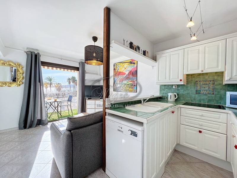 EXCLUSIVITÉ AU COEUR DU LAVANDOU - APPARTEMENT VUE MER PROCHE PLAGE