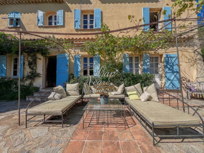 PROPRIETE DE CHARME A VENDRE AU LAVANDOU
