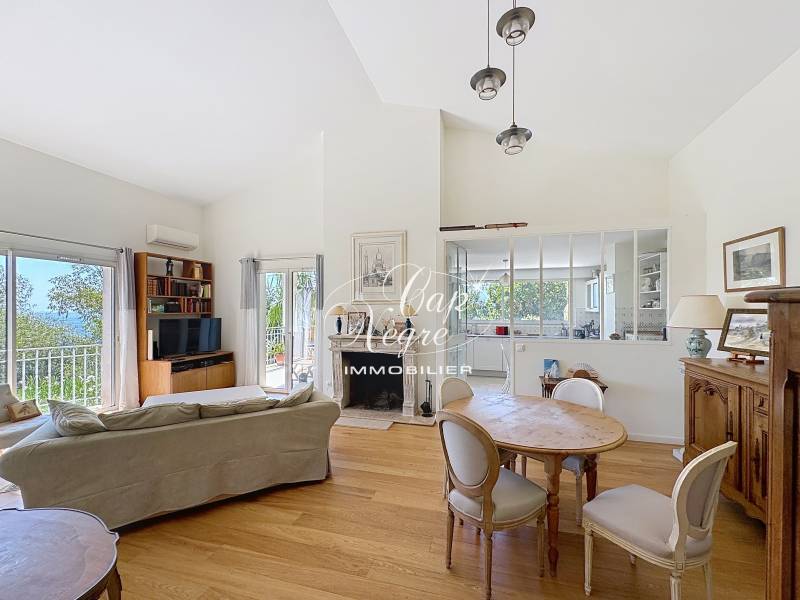 VILLA VUE MER PROCHE PLAGE ET COMMERCES AU RAYOL-CANADEL-SUR-MER