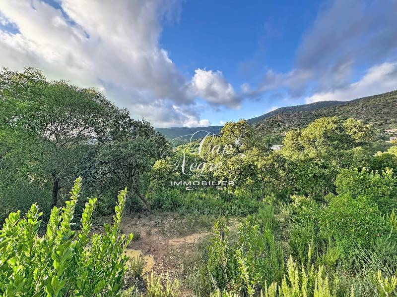 SOUS OFFRE TERRAIN NON CONSTRUCTIBLE A VENDRE A CAVALIERE