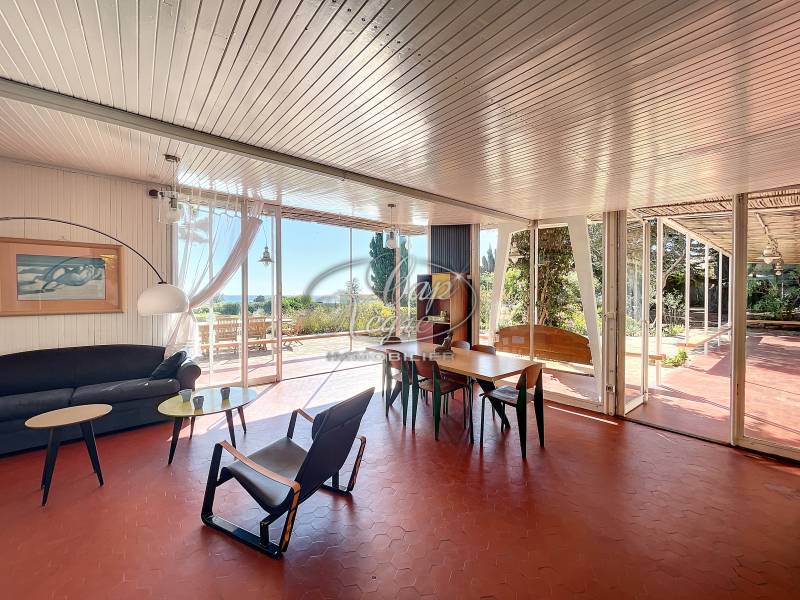 PROPRIETE D'EXCEPTION -  LA PLAGE DE SAINT-CLAIR - LE LAVANDOU