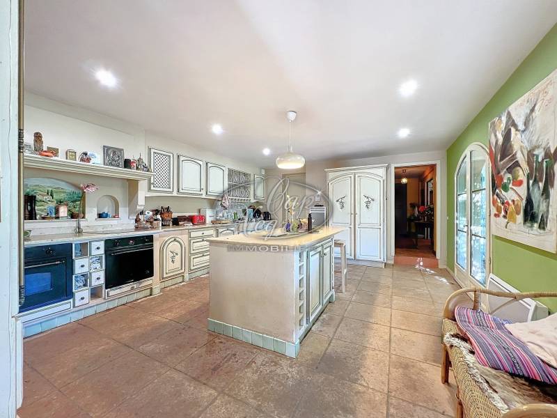 CHARMANTE PROPRIETE A VENDRE AU LAVANDOU