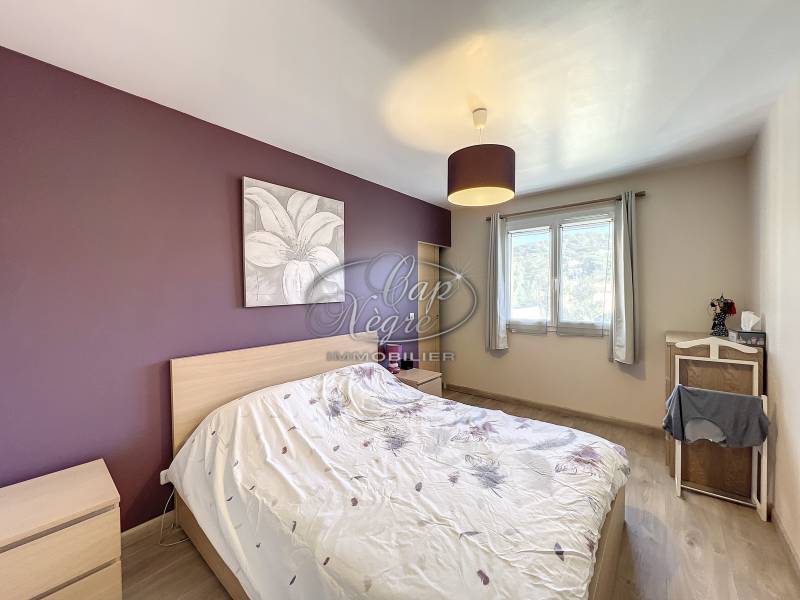 BORMES LES MIMOSAS - RARE - MAISON COMME NEUVE PROCHE COMMERCES