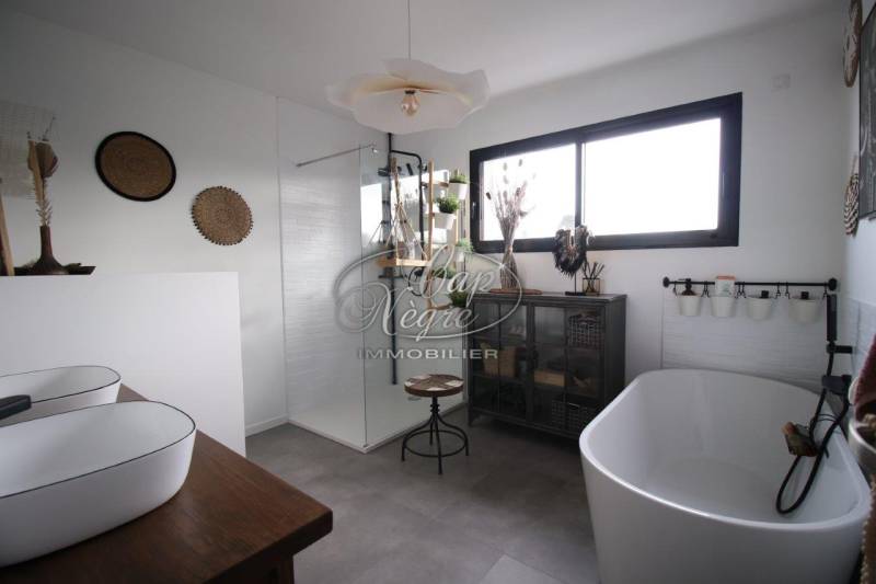 LE VAUDREUIL (27) - MAISON NEUVE PROCHE COMMERCES, GOLF ET AXES ROUTIERS