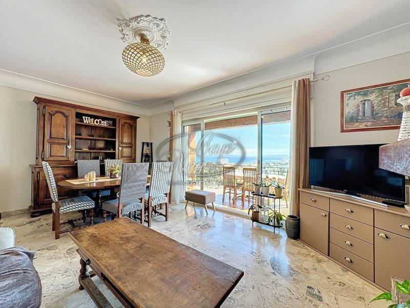 A VENDRE VILLA AVEC PISCINE ET VUE MER PROCHE LAVANDOU CENTRE