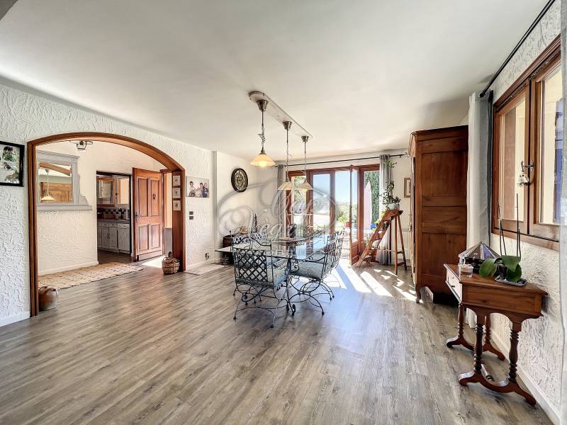 AIGUEBELLE - SITUATION PRIVILÉGIÉE