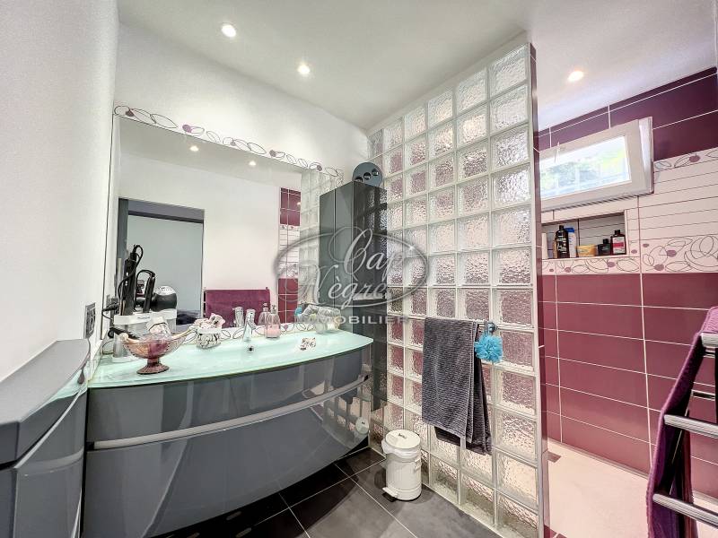 Salle d'eau agréable