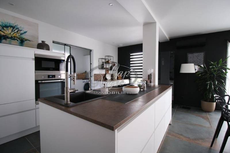 LE VAUDREUIL (27) - MAISON NEUVE PROCHE COMMERCES, GOLF ET AXES ROUTIERS