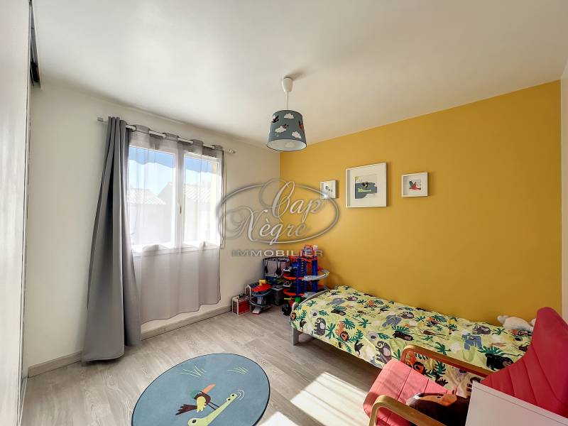 BORMES LES MIMOSAS - RARE - MAISON COMME NEUVE PROCHE COMMERCES