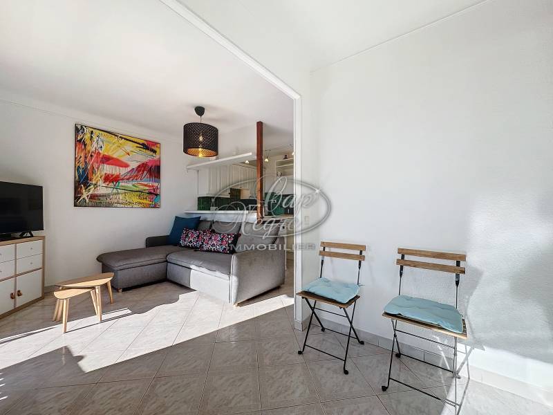 EXCLUSIVITÉ AU COEUR DU LAVANDOU - APPARTEMENT VUE MER PROCHE PLAGE