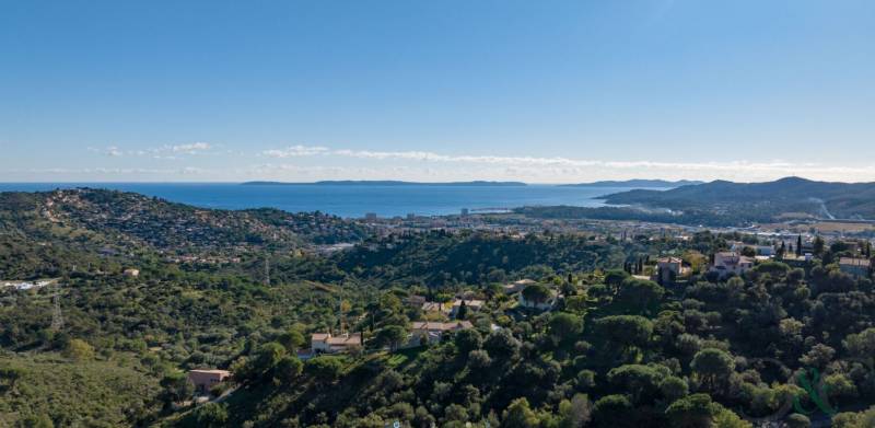 PROPRIÉTÉ DE PRESTIGE VUE MER ET PISCINE CHAUFFE A  BORMES LES MIMOSAS