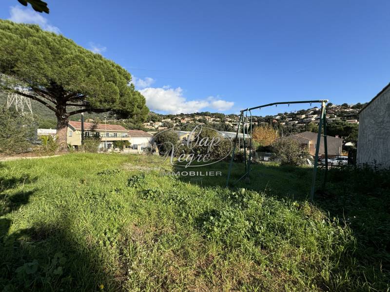 TERRAIN CONSTRUCTIBLE À VENDRE À BORMES LES MIMOSAS