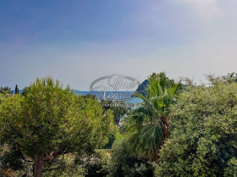 LE RAYOL-CANADEL MAISON A RENOVER