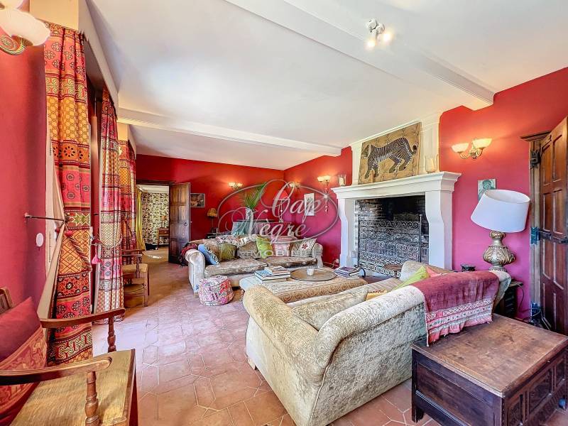 PROPRIETE DE CHARME A VENDRE AU LAVANDOU