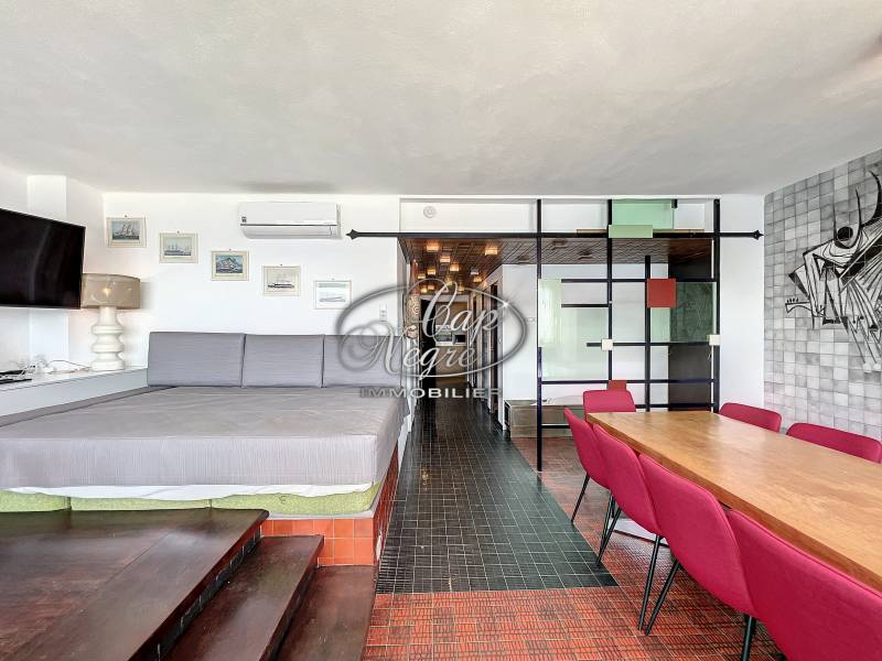  MAISON PIEDS DANS L'EAU POUR 10 PERSONNES AVEC PORT PRIVÉ À CAVALIÈRE