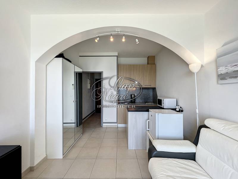 STUDIO PIEDS DANS L'EAU POUR 2 PERSONNES À CAVALIÈRE LE LAVANDOU