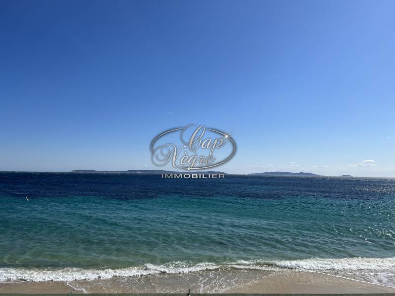 STUDIO PIEDS DANS L'EAU POUR 2 PERSONNES À CAVALIÈRE LE LAVANDOU