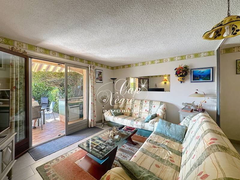 T2 lumineux avec terrasse, vue mer et parking – Saint-Clair au Lavandou