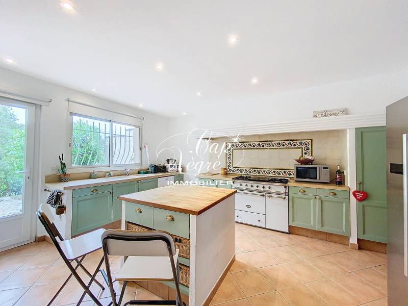 MAISON REFAITE À NEUF À VENDRE AU COEUR DE LA NATURE DE SAINTE MAXIME