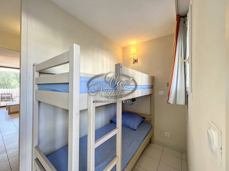 VENDU PAR CAP NEGRE - RÉSIDENCE PIEDS DANS L'EAU - APPARTEMENT TERRASSE - EXCLUSIVITÉ- PRAMOUSQUIER