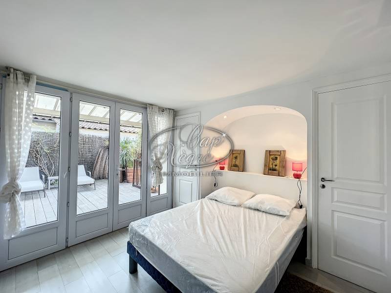 Location pour 5 personnes au Rayol Canadel - Cap Nègre Immobilier