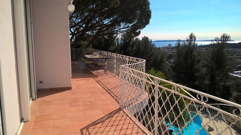 Grande maison avec annexes et dépendances T8 Maison de famille