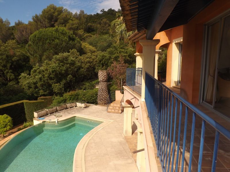 MAISON T6  LE LAVANDOU - Cavalière AVEC PISCINE ET VUE MER
