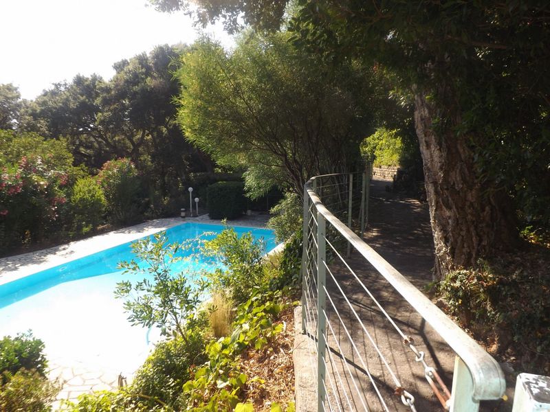 VILLA PISCINE VUE MER LITTORAL VAROIS
