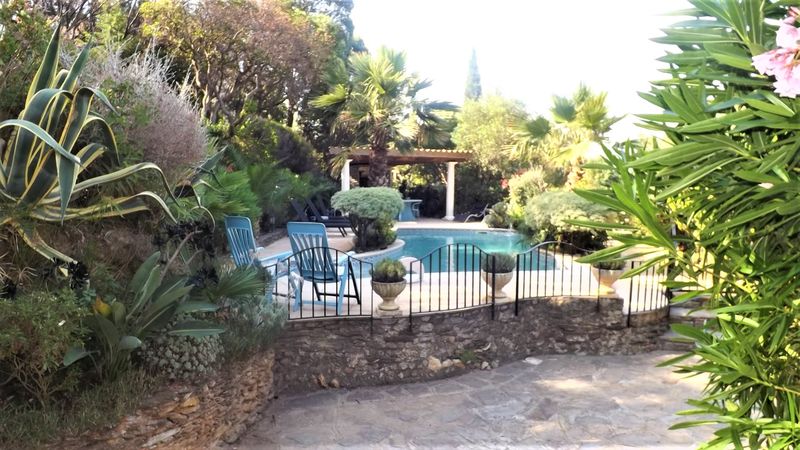 MAISON T6 LE RAYOL CANADEL AU CALME PROCHE PLAGE