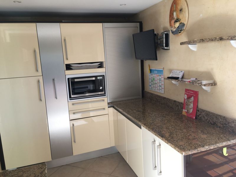 MAISON T8 BORMES LES MIMOSAS AU CALME VUE PANORAMIQUE