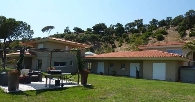 SUPERBE PROPRIETE AUX GRANDS ESPACES STYLE CONTEMPORAIN A VENDRE BORMES LES MIMOSAS