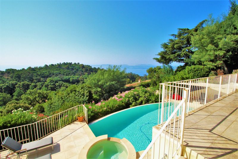 VIALLA SPACIEUSE REFAITE PISCINE