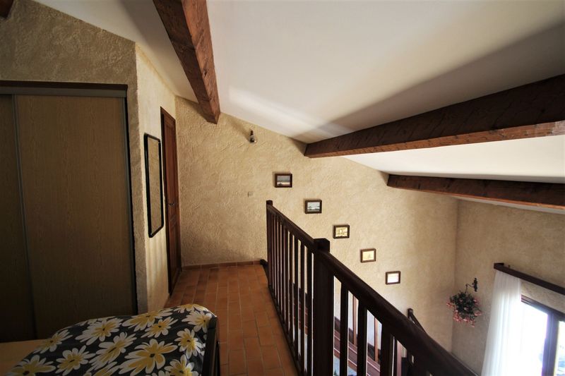 MAISON VUE MER A VENDRE SUR 3 NIVEAUX AVEC CAVE LE LAVANDOU PRAMOUSQUIER