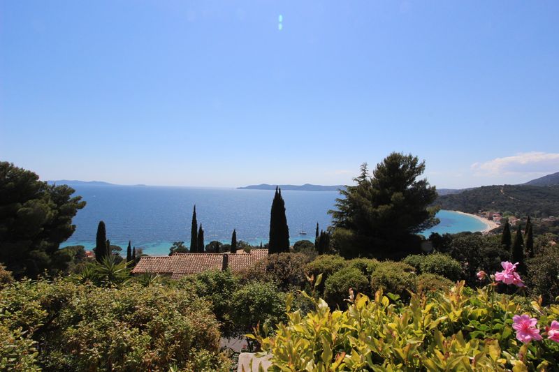 propriété et piscine Cavalière lotissement privé