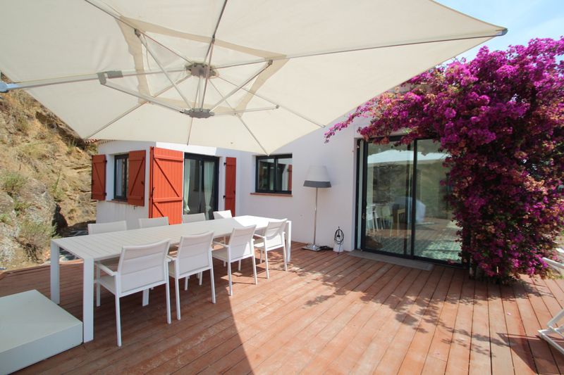 maison et piscine en hauteur