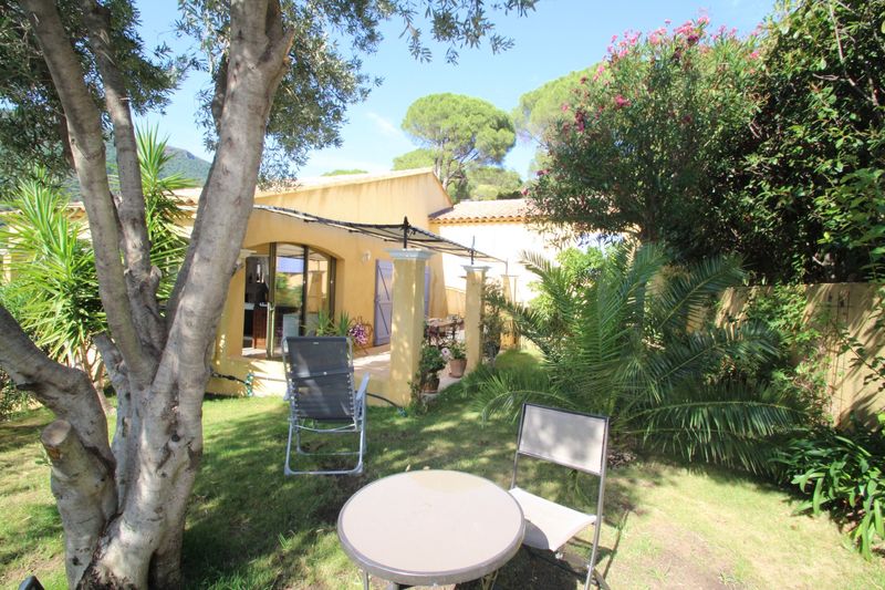 VILLA CAVALIERE LE LAVANDOU A VENDRE HAUTEUR COLLINES