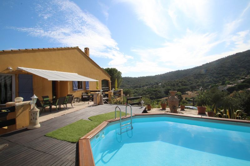 belle maison piscine garage Cavalière