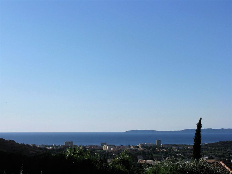 villa piscine garage Bormes