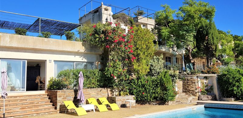 splendide et spacieuse propriété Bormes les Mimosas terrasse et piscine