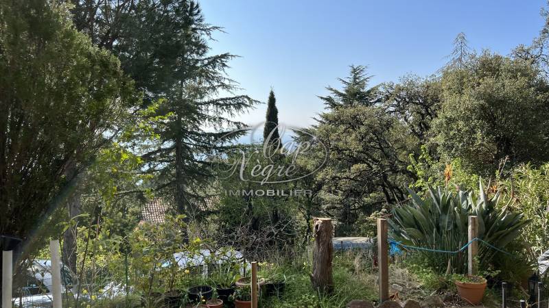 SOUS OFFRE - AIGUEBELLE - MAISON STYLE CABANON