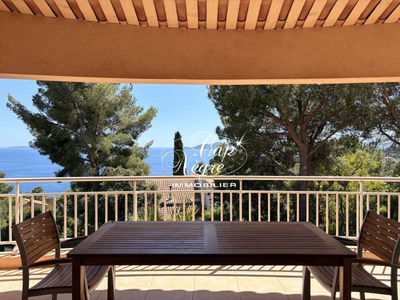 VILLA D'EXCEPTION VUE MER DANS LES HAUTEURS D'AIGUEBELLE