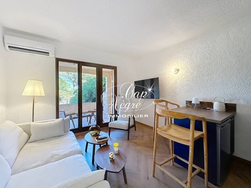 Bormes-les-Mimosas – T2 de 29 m² avec terrasse dans résidence sécurisée