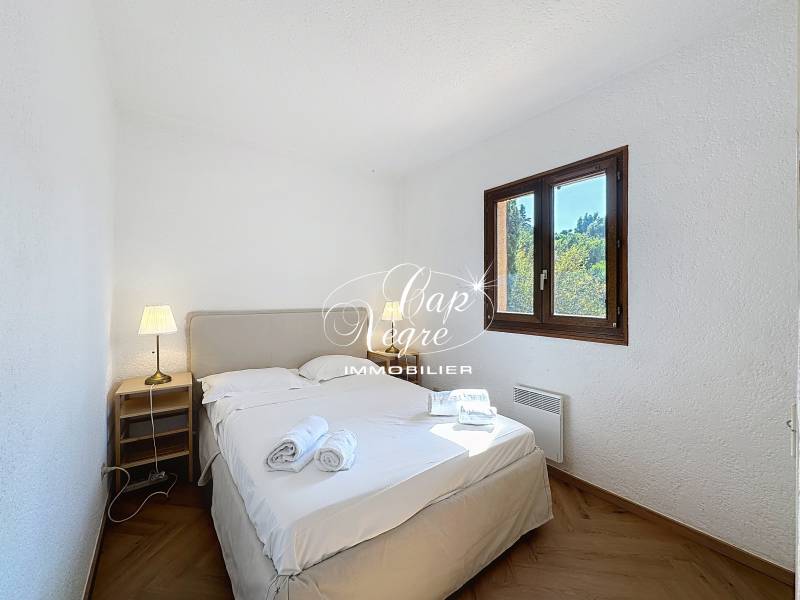 Bormes-les-Mimosas – T2 de 29 m² avec terrasse dans résidence sécurisée