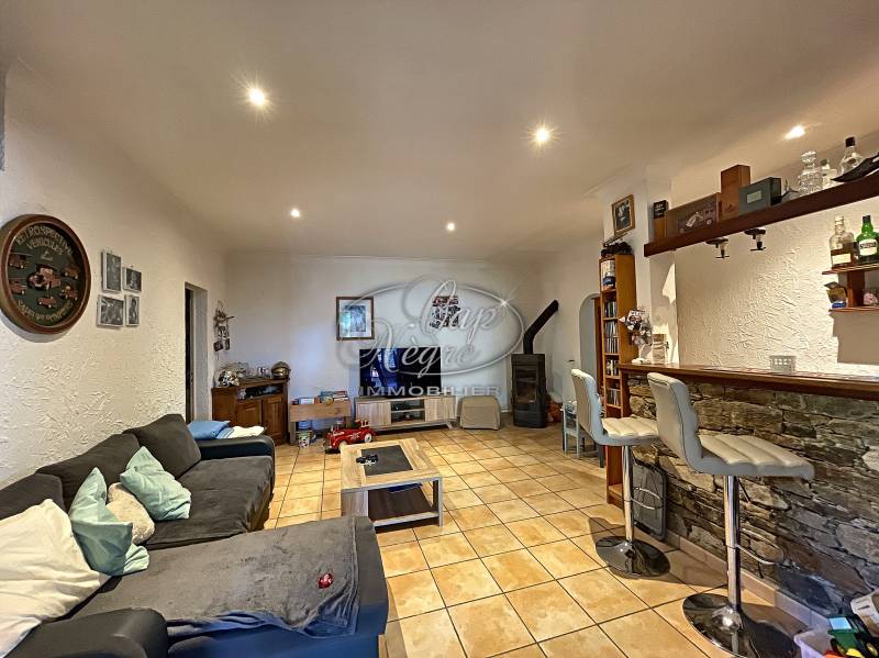 BEAU T4 AVEC GRAND ESPACE EXTERIEUR VUE MER - RAYOL CANADEL