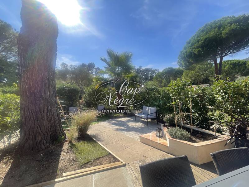 appt avec terrasse jardin cave et parking au calme et proche plage Cavalière Le Lavandou