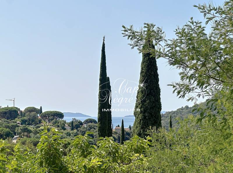 Mazet de charme avec terrasse ensoleillée et vue mer – proche mer