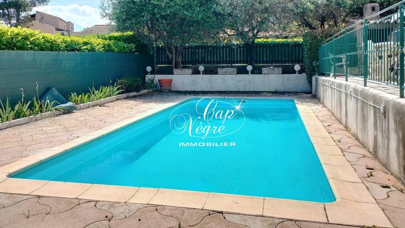 VILLA À RÉNOVER AVEC PISCINE & GARAGE À VENDRE AUX ARCS