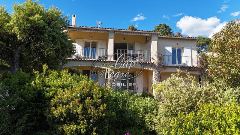 charmante propriété vue mer et collines Cavalière lotissement sécurisé