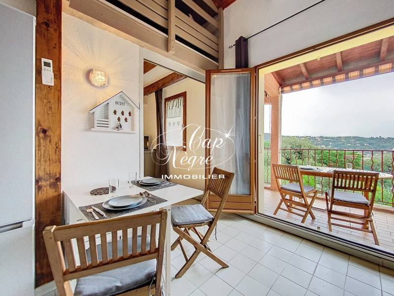 VENDU - MAZET T3 VUE MER À VENDRE EN EXCLUSIVITÉ DANS RÉSIDENCE AVEC PISCINE À CAVALAIRE SUR MER